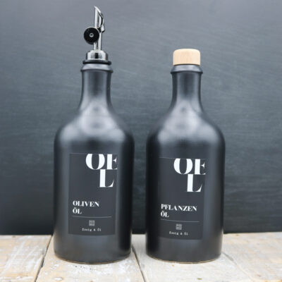 Steingutflasche 500ml schwarz mit Ausgießer
